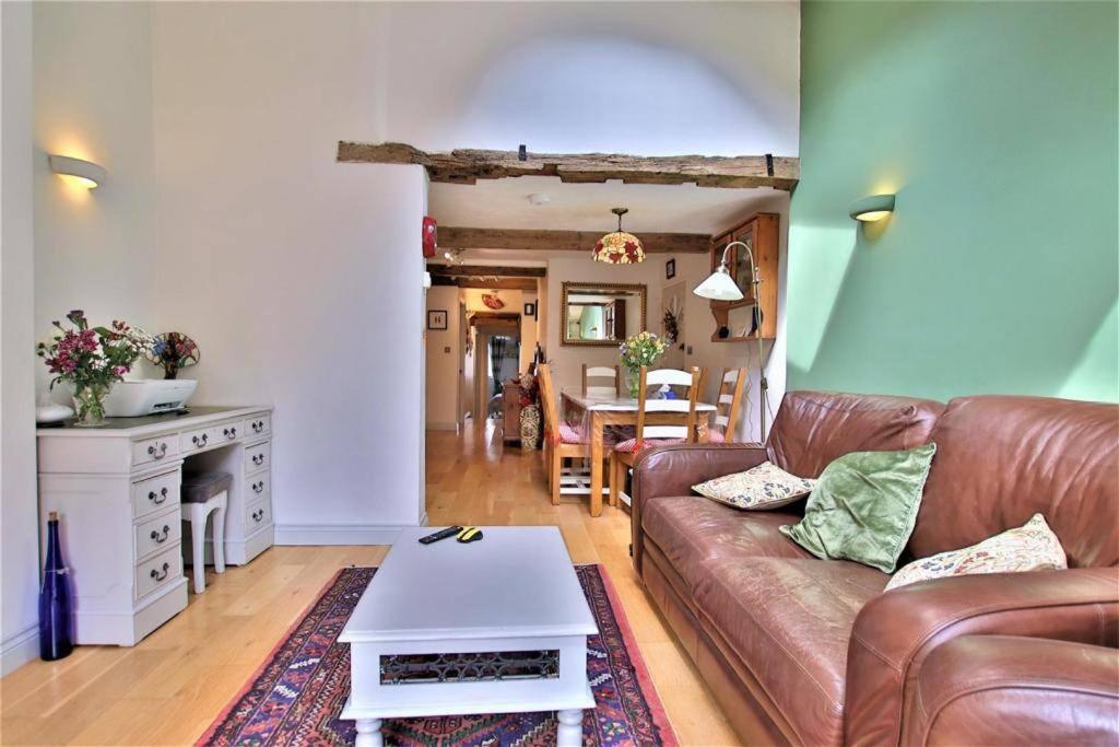 Tudor Cottage - Hidden Treasure تِوْكيسبوري المظهر الخارجي الصورة